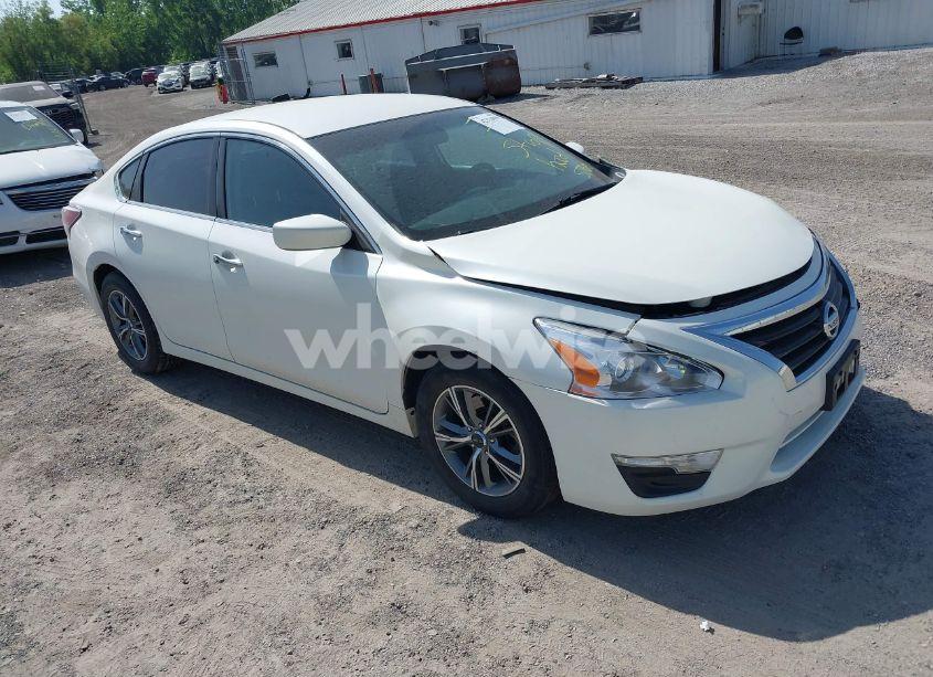 2015 Nissan Altima 2.5/2.5 S/2.5 SL/2.5 SV (VIN 1N4AL3AP6FC173057) main photo
