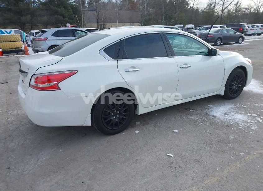 Photo 4 of 2015 Nissan Altima 2.5 S (VIN 1N4AL3AP6FC199884)