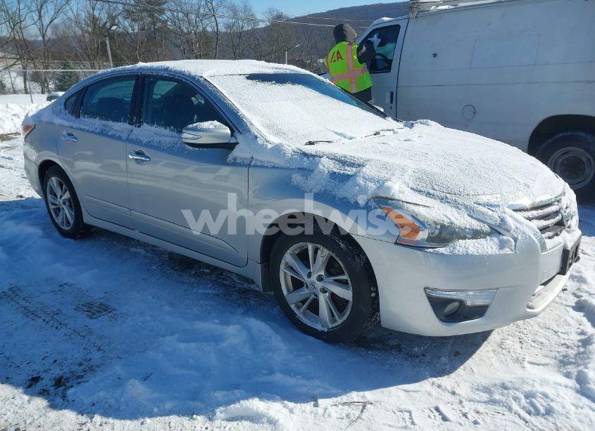 2015 Nissan Altima 2.5 SV (VIN 1N4AL3AP6FC211757) main photo