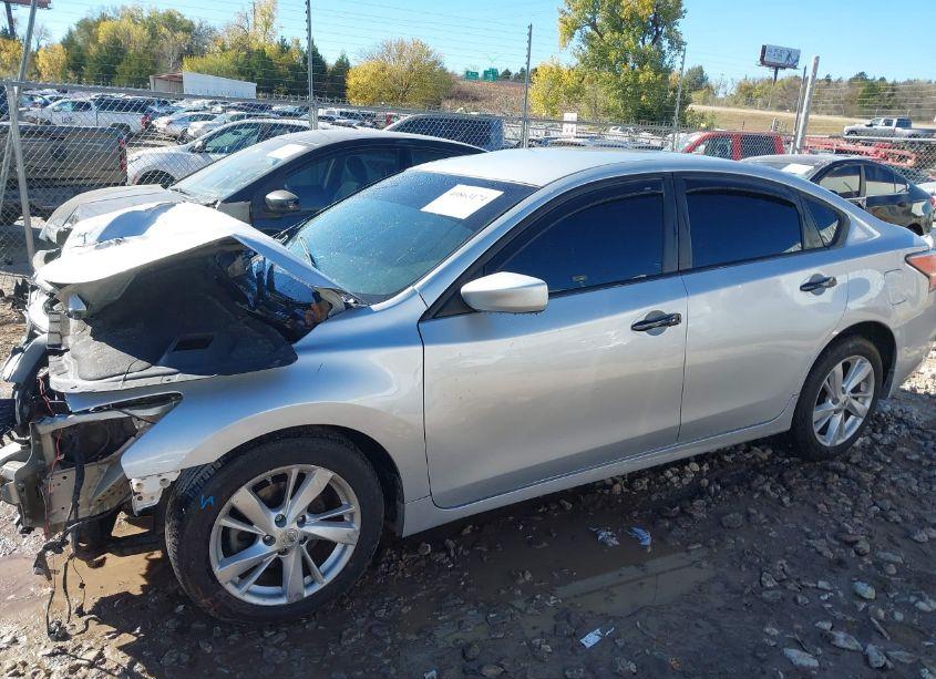 Photo 15 of 2015 Nissan Altima 2.5 SV (VIN 1N4AL3AP6FC429245)