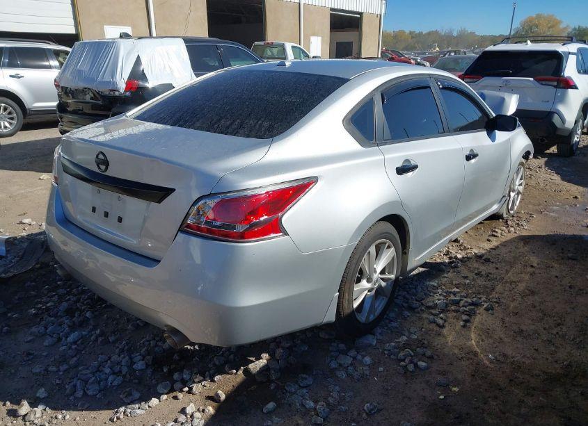 Photo 4 of 2015 Nissan Altima 2.5 SV (VIN 1N4AL3AP6FC429245)