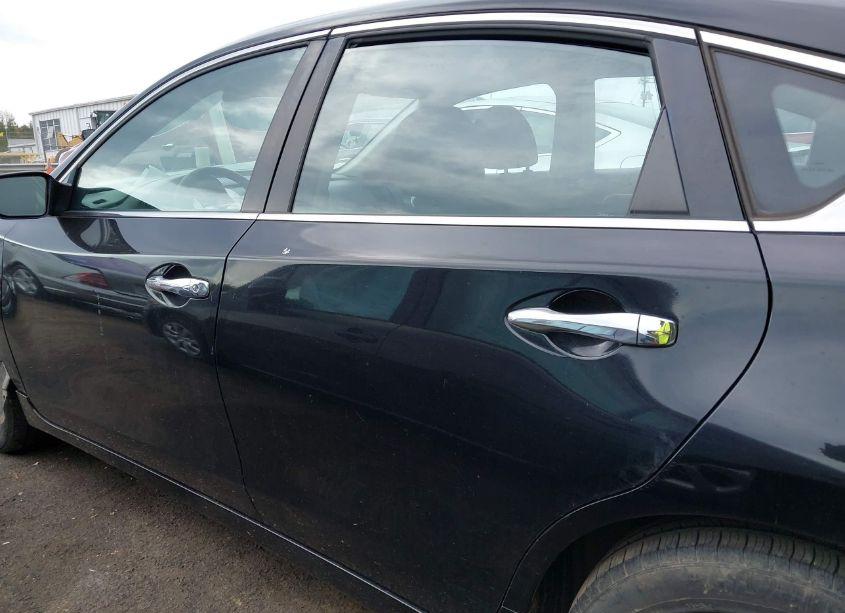 Photo 14 of 2015 Nissan Altima 2.5/2.5 S/2.5 SL/2.5 SV (VIN 1N4AL3AP6FC437698)