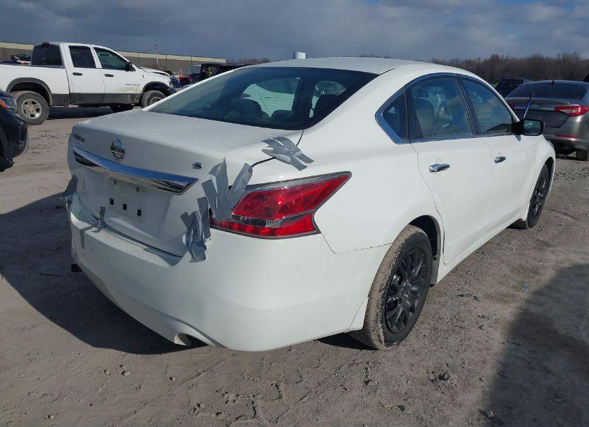 Photo 4 of 2015 Nissan Altima 2.5 S (VIN 1N4AL3AP6FC442982)