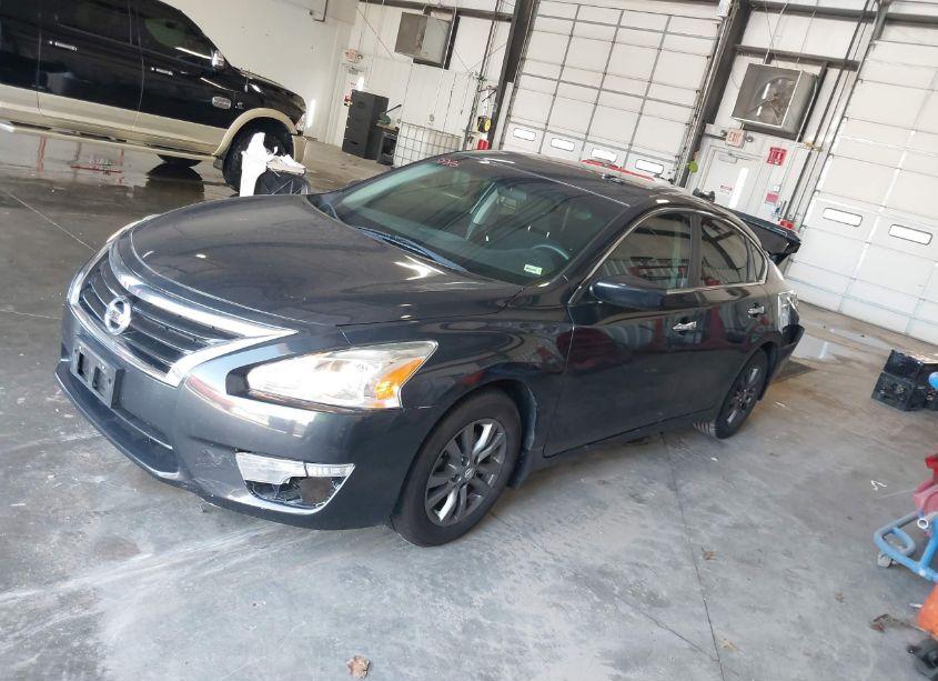 Photo 2 of 2015 Nissan Altima 2.5 S (VIN 1N4AL3AP6FC443162)