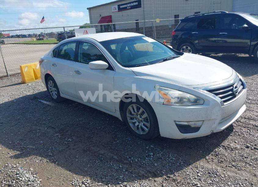 2015 Nissan Altima 2.5/2.5 S/2.5 SL/2.5 SV (VIN 1N4AL3AP6FC495102) main photo