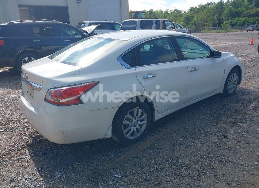 Photo 4 of 2015 Nissan Altima 2.5/2.5 S/2.5 SL/2.5 SV (VIN 1N4AL3AP6FC495102)