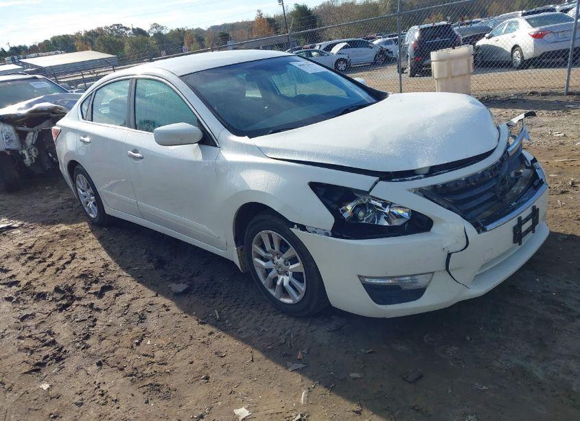 2015 Nissan Altima 2.5 S (VIN 1N4AL3AP6FC576956) main photo