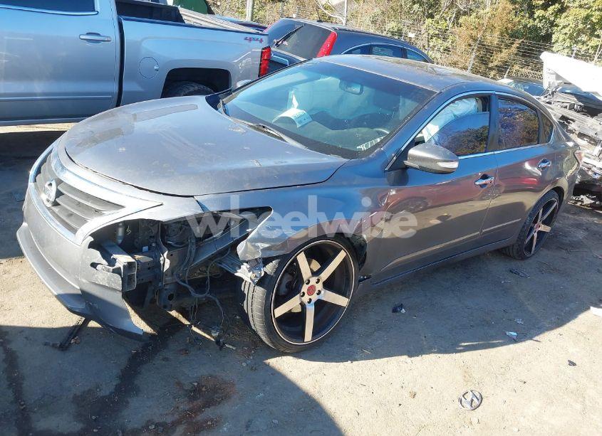 Photo 2 of 2015 Nissan Altima 2.5 SV (VIN 1N4AL3AP6FC579582)