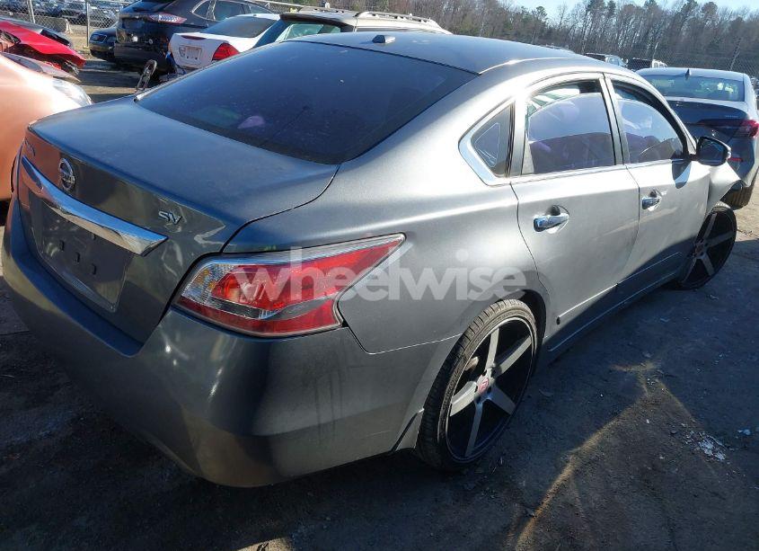 Photo 4 of 2015 Nissan Altima 2.5 SV (VIN 1N4AL3AP6FC579582)