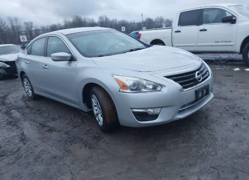 2015 Nissan Altima 2.5/2.5 S/2.5 SL/2.5 SV (VIN 1N4AL3AP6FN321597) main photo