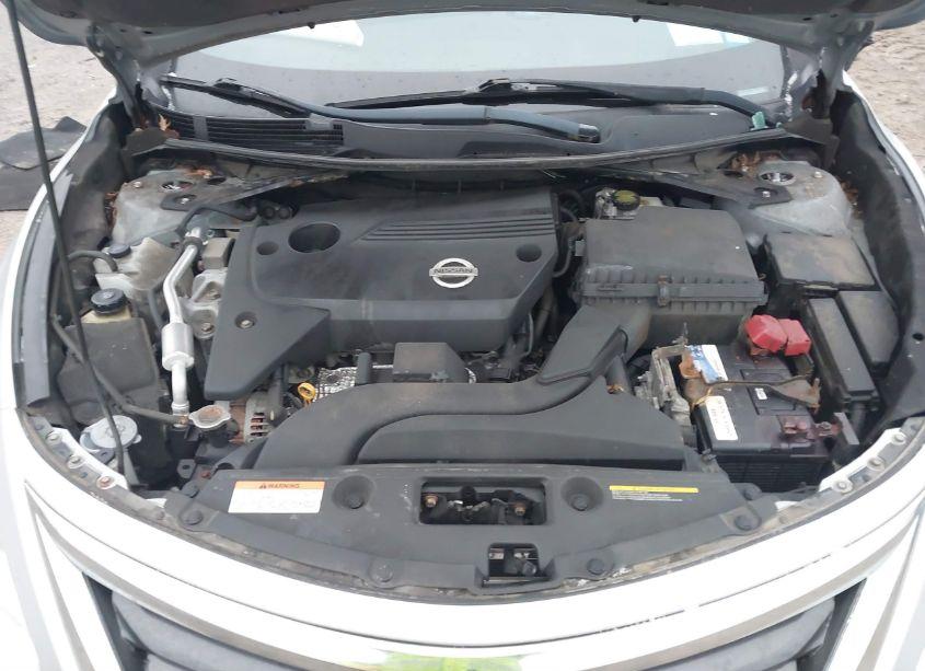Photo 10 of 2015 Nissan Altima 2.5/2.5 S/2.5 SL/2.5 SV (VIN 1N4AL3AP6FN321597)