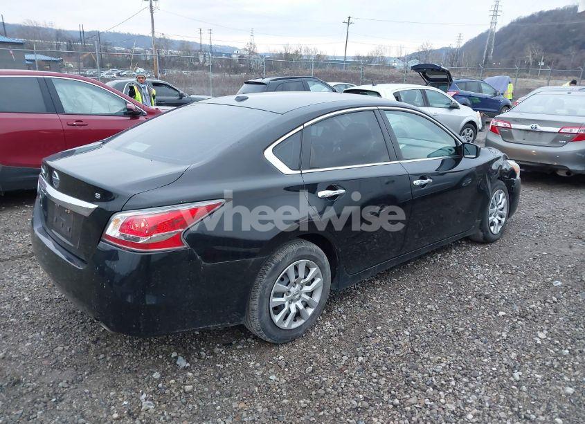 Photo 4 of 2015 Nissan Altima N/A (VIN 1N4AL3AP6FN321969)