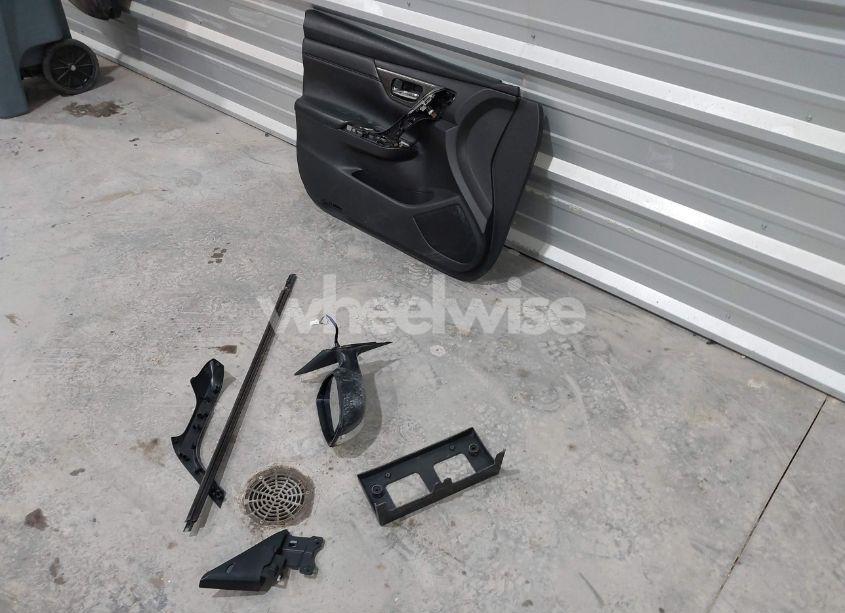 Photo 12 of 2015 Nissan Altima 2.5 SL (VIN 1N4AL3AP6FN350890)