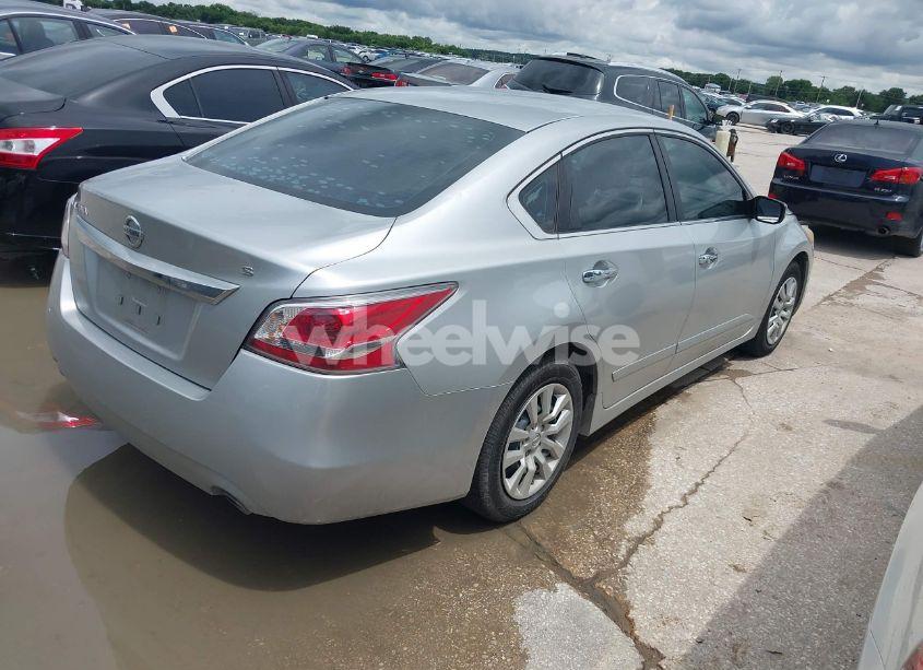 Photo 4 of 2015 Nissan Altima 2.5 S (VIN 1N4AL3AP6FN372890)
