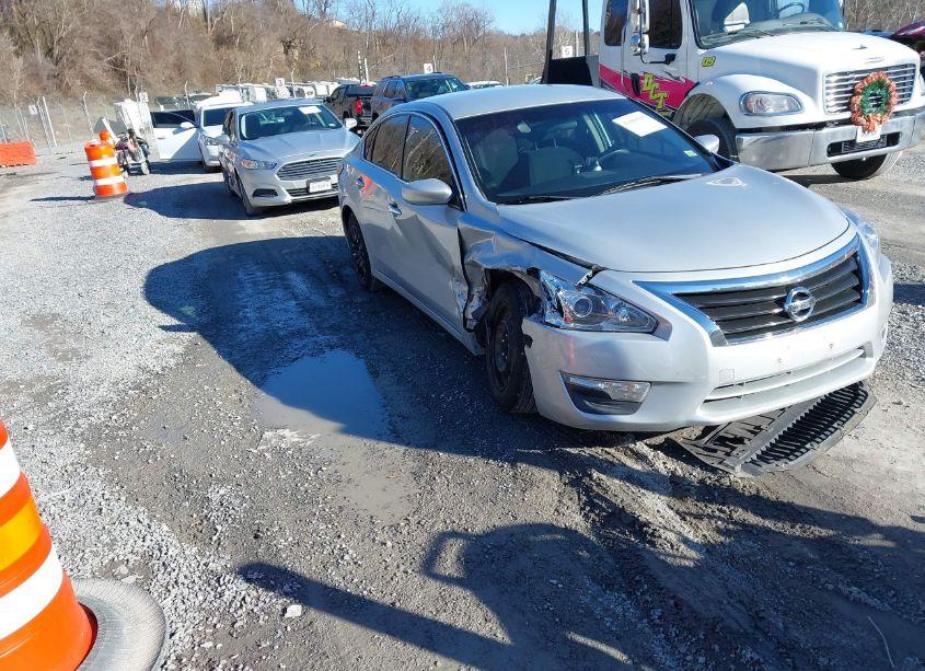 2015 Nissan Altima 2.5 S (VIN 1N4AL3AP6FN860219) main photo