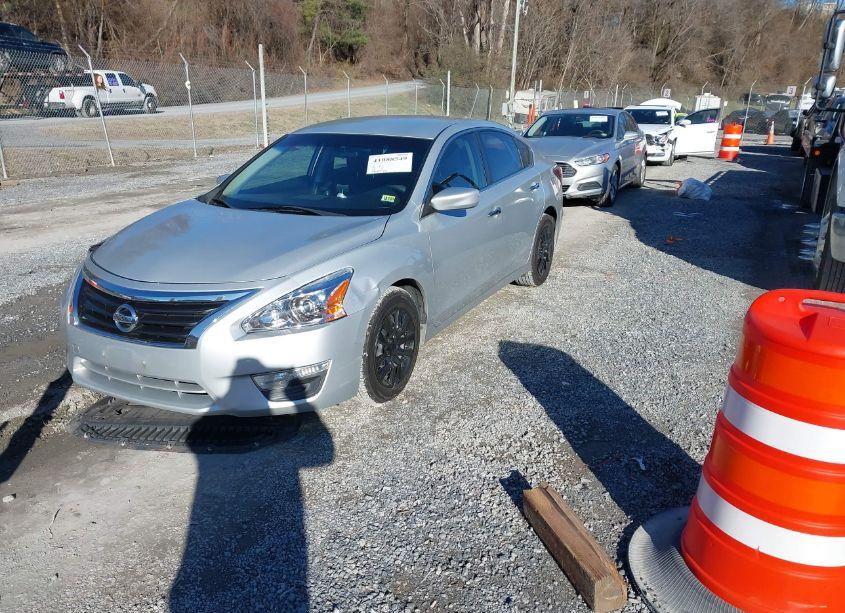 Photo 2 of 2015 Nissan Altima 2.5 S (VIN 1N4AL3AP6FN860219)