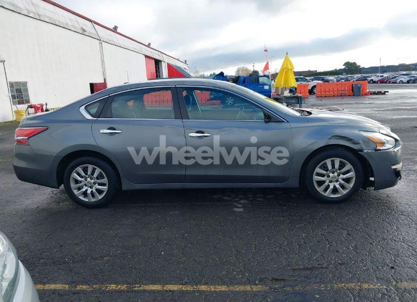 Photo 13 of 2015 Nissan Altima 2.5/2.5 S/2.5 SL/2.5 SV (VIN 1N4AL3AP6FN875030)