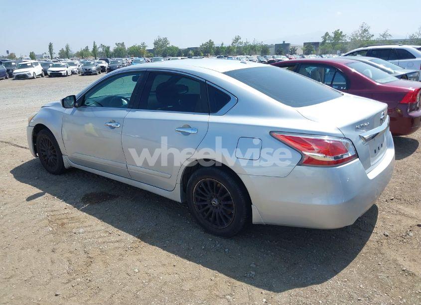 Photo 3 of 2015 Nissan Altima 2.5/2.5 S/2.5 SL/2.5 SV (VIN 1N4AL3AP6FN919785)