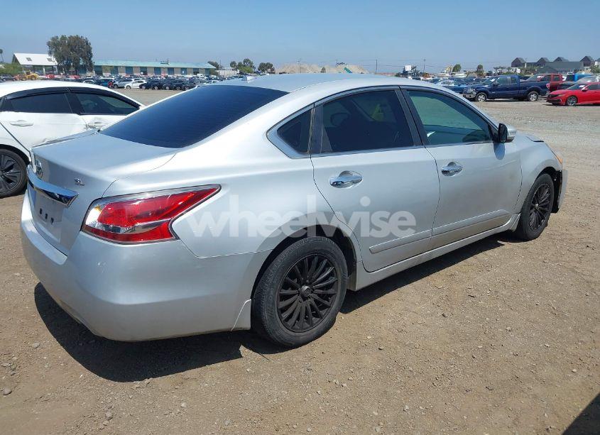 Photo 4 of 2015 Nissan Altima 2.5/2.5 S/2.5 SL/2.5 SV (VIN 1N4AL3AP6FN919785)