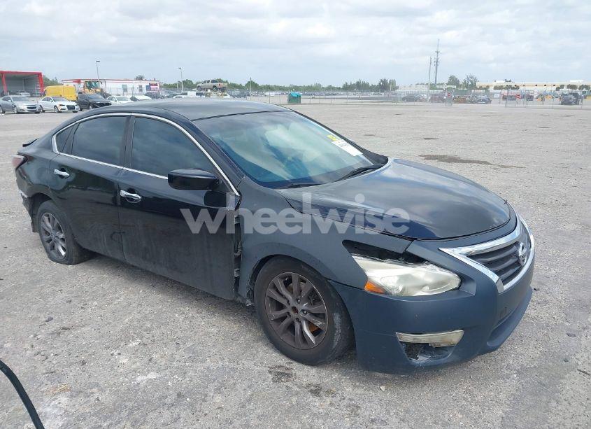 2015 Nissan Altima 2.5 S (VIN 1N4AL3AP6FN923075) main photo