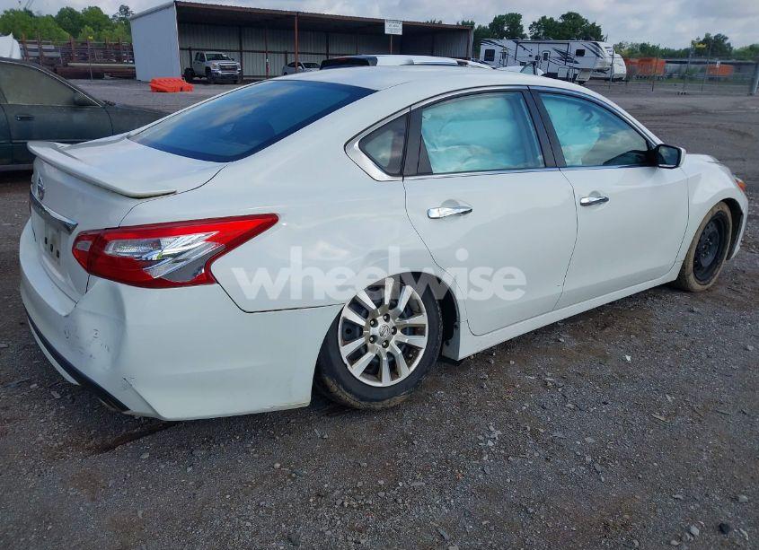 Photo 4 of 2016 Nissan Altima 2.5/2.5 S/2.5 SL/2.5 SR/2.5 SV (VIN 1N4AL3AP6GC150556)