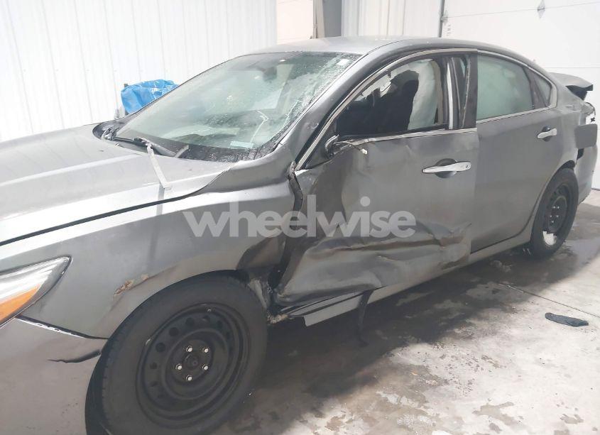 Photo 6 of 2016 Nissan Altima 2.5/2.5 S/2.5 SL/2.5 SR/2.5 SV (VIN 1N4AL3AP6GC153019)