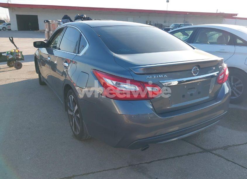 Photo 3 of 2016 Nissan Altima 2.5 SR (VIN 1N4AL3AP6GC170323)