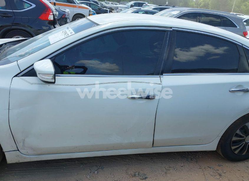 Photo 14 of 2016 Nissan Altima 2.5/2.5 S/2.5 SL/2.5 SR/2.5 SV (VIN 1N4AL3AP6GC256795)