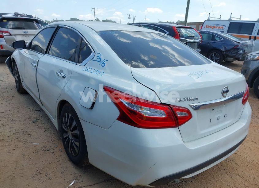 Photo 3 of 2016 Nissan Altima 2.5/2.5 S/2.5 SL/2.5 SR/2.5 SV (VIN 1N4AL3AP6GC256795)