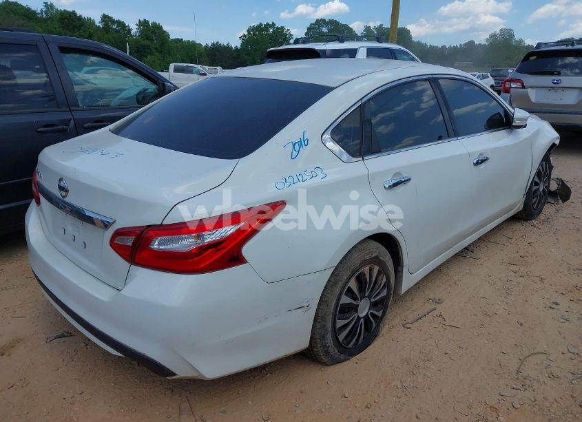 Photo 4 of 2016 Nissan Altima 2.5/2.5 S/2.5 SL/2.5 SR/2.5 SV (VIN 1N4AL3AP6GC256795)