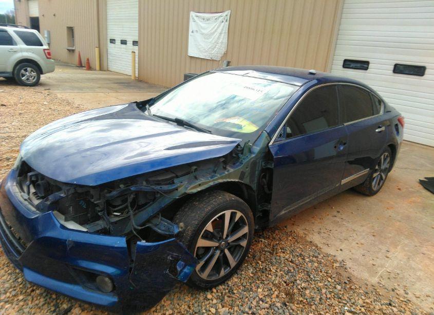 Photo 2 of 2016 Nissan Altima 2.5 SR (VIN 1N4AL3AP6GC256926)