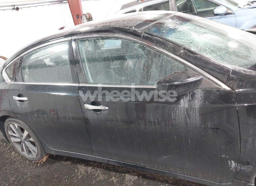 Photo 14 of 2016 Nissan Altima 2.5 SR (VIN 1N4AL3AP6GC261446)