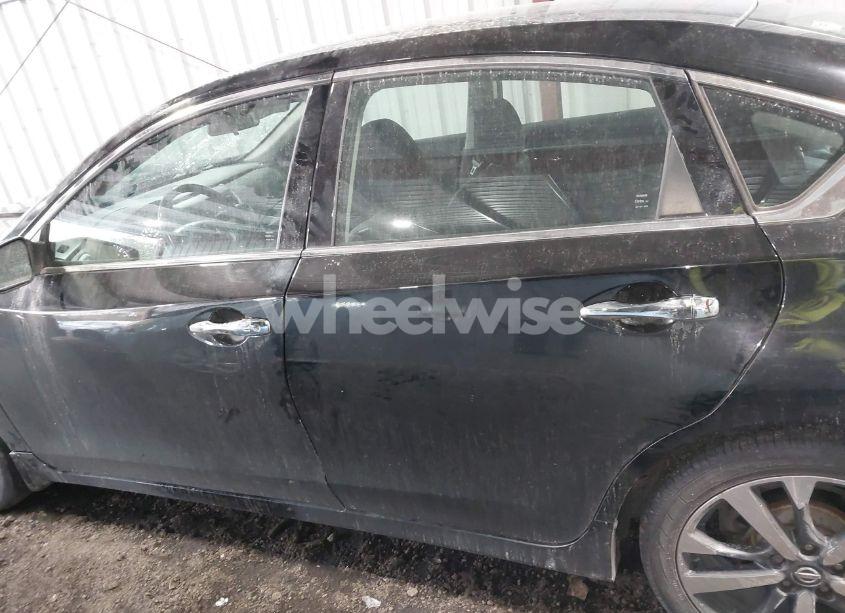 Photo 15 of 2016 Nissan Altima 2.5 SR (VIN 1N4AL3AP6GC261446)