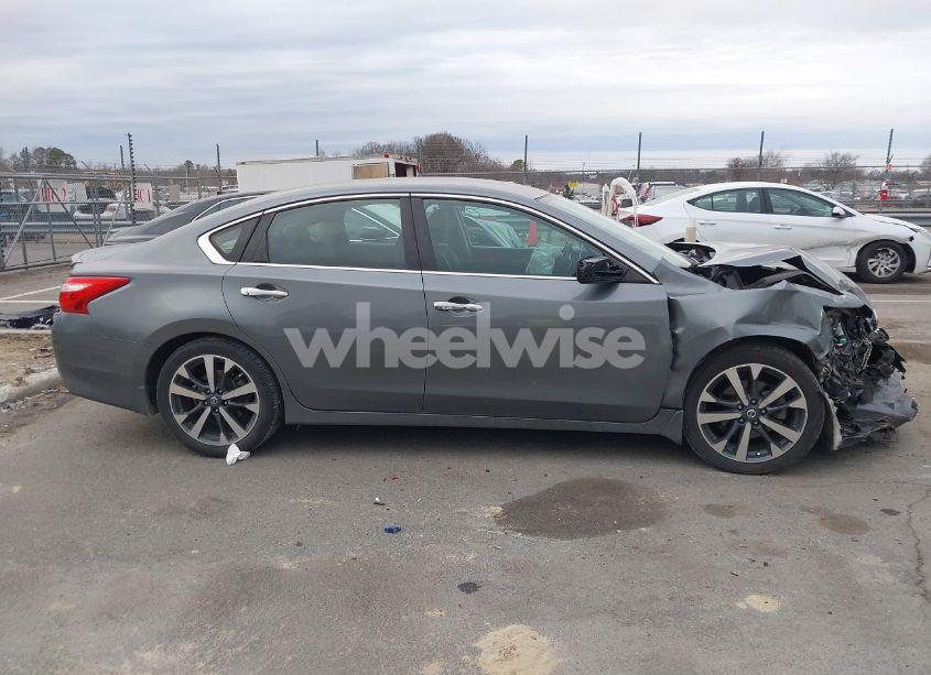 Photo 13 of 2016 Nissan Altima 2.5 SR (VIN 1N4AL3AP6GC275492)