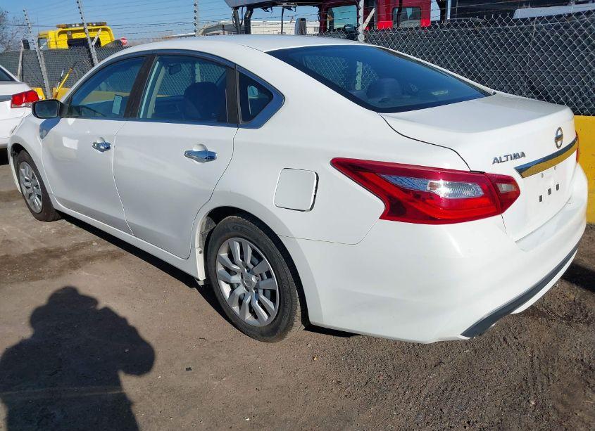 Photo 3 of 2016 Nissan Altima 2.5/2.5 S/2.5 SL/2.5 SR/2.5 SV (VIN 1N4AL3AP6GN329880)