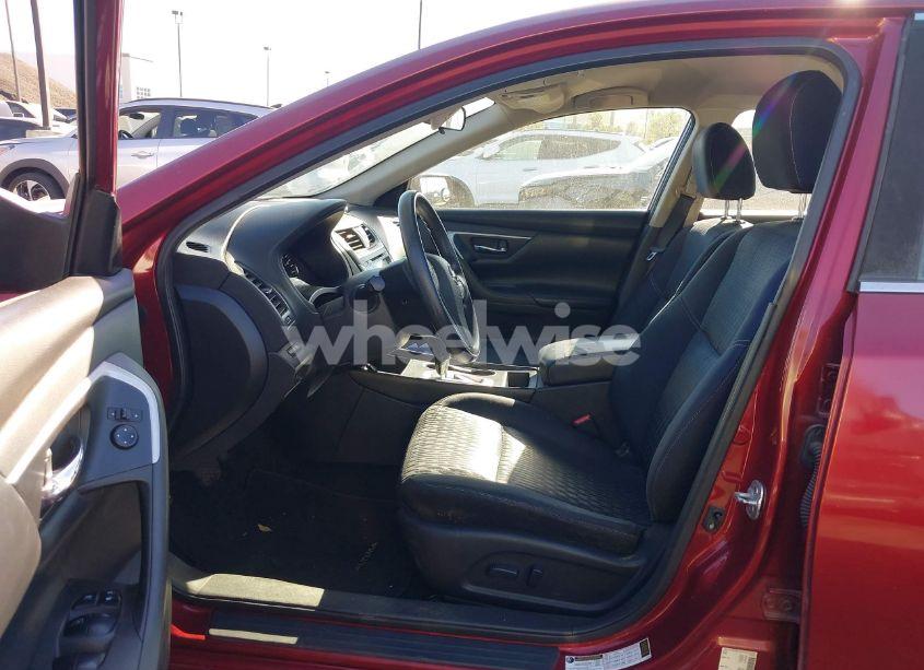 Photo 5 of 2016 Nissan Altima 2.5/2.5 S/2.5 SL/2.5 SR/2.5 SV (VIN 1N4AL3AP6GN369750)