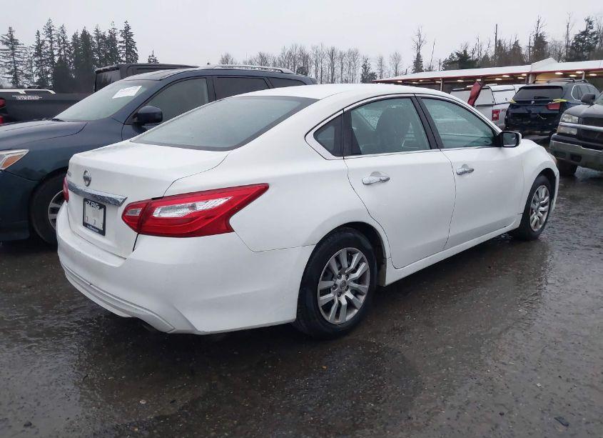 Photo 4 of 2016 Nissan Altima 2.5/2.5 S/2.5 SL/2.5 SR/2.5 SV (VIN 1N4AL3AP6GN375578)