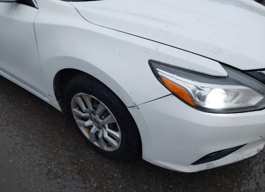 Photo 6 of 2016 Nissan Altima 2.5/2.5 S/2.5 SL/2.5 SR/2.5 SV (VIN 1N4AL3AP6GN375578)