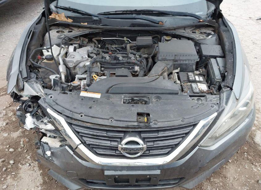 Photo 10 of 2016 Nissan Altima 2.5 SR (VIN 1N4AL3AP6GN382739)