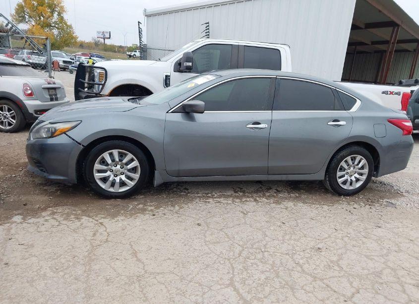 Photo 14 of 2016 Nissan Altima 2.5 SR (VIN 1N4AL3AP6GN382739)
