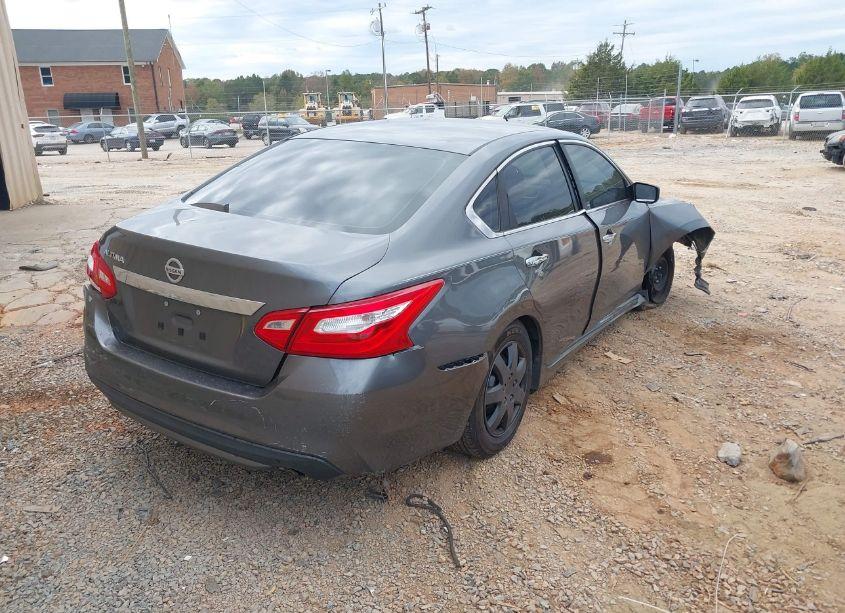 Photo 4 of 2017 Nissan Altima 2.5/2.5 S/2.5 SL/2.5 SR/2.5 SV (VIN 1N4AL3AP6HC111824)