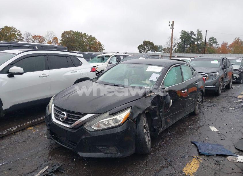 Photo 2 of 2017 Nissan Altima 2.5 SL (VIN 1N4AL3AP6HC128252)