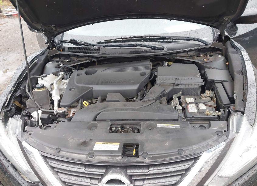 Photo 10 of 2017 Nissan Altima 2.5/2.5 S/2.5 SL/2.5 SR/2.5 SV (VIN 1N4AL3AP6HC144676)