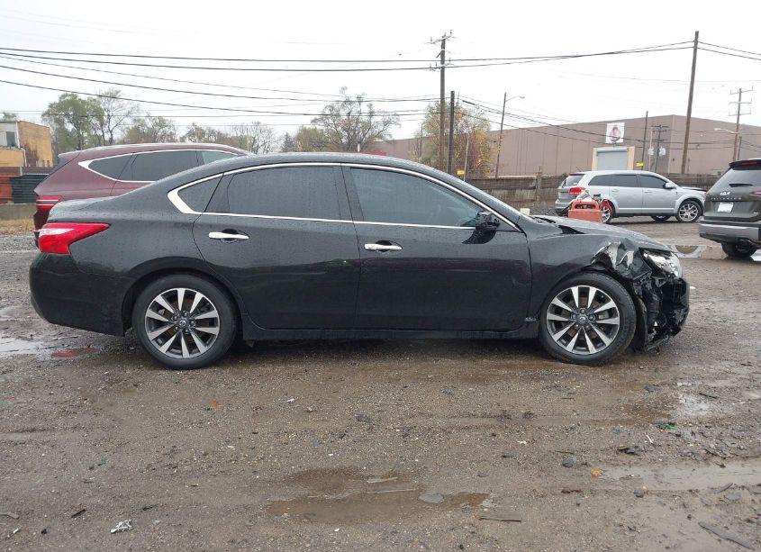 Photo 12 of 2017 Nissan Altima 2.5/2.5 S/2.5 SL/2.5 SR/2.5 SV (VIN 1N4AL3AP6HC144676)