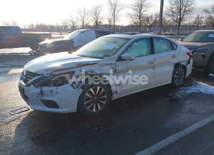 Photo 2 of 2017 Nissan Altima 2.5 SV (VIN 1N4AL3AP6HC162319)