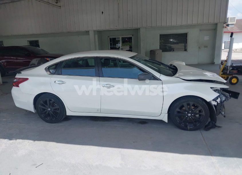 Photo 14 of 2017 Nissan Altima 2.5 SR (VIN 1N4AL3AP6HC190508)