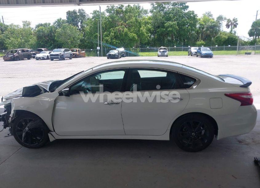 Photo 15 of 2017 Nissan Altima 2.5 SR (VIN 1N4AL3AP6HC190508)