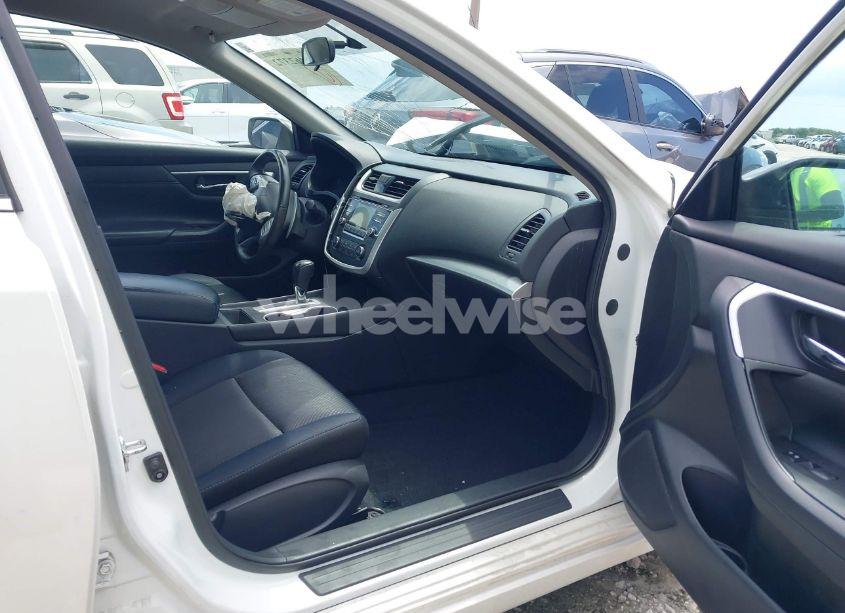 Photo 5 of 2017 Nissan Altima 2.5 SR (VIN 1N4AL3AP6HC190508)