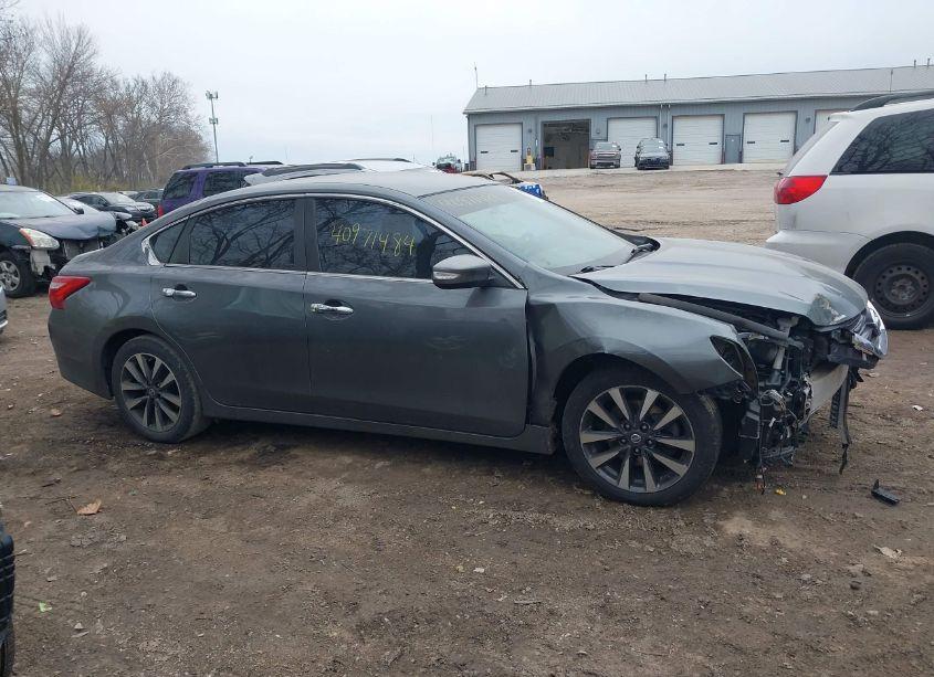 Photo 14 of 2017 Nissan Altima 2.5 SL (VIN 1N4AL3AP6HC197605)