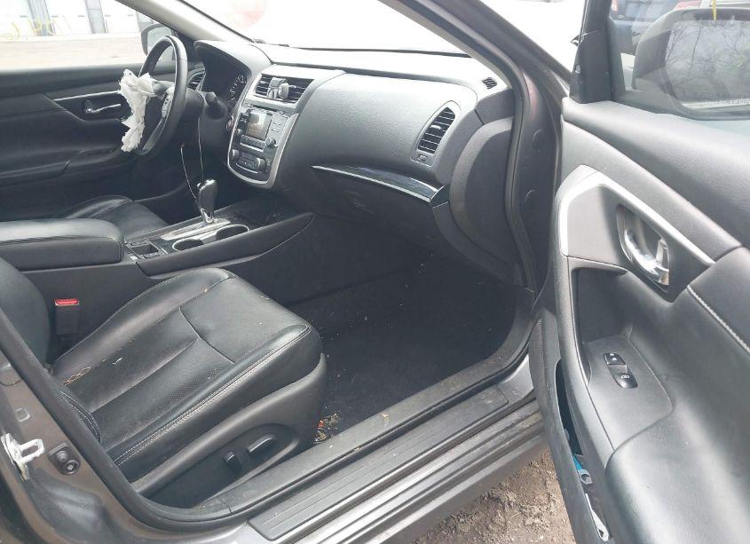 Photo 5 of 2017 Nissan Altima 2.5 SL (VIN 1N4AL3AP6HC197605)